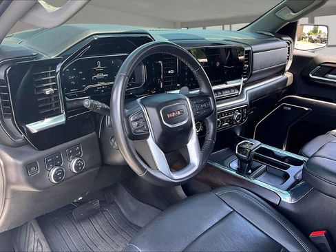 Used 2023 GMC Sierra 1500 SLT w/ SLT Premium Package AWD/4WD image 17