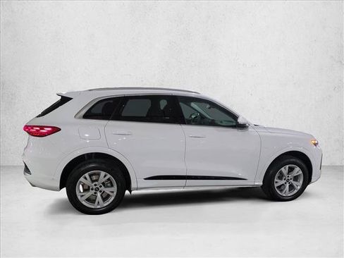 Certified 2025 Audi Q5 Premium w/ Convenience Package AWD/4WD image 4