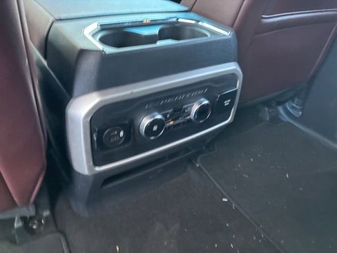 Used 2023 Ford Expedition Limited image 22