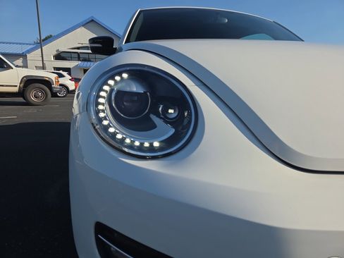 Used 2012 Volkswagen Beetle Turbo FWD image 28