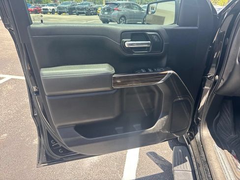 Used 2022 Chevrolet Silverado 1500 RST AWD/4WD image 8