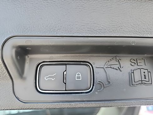 Certified 2023 Ford Explorer XLT w/ Equipment Group 202A AWD/4WD image 14