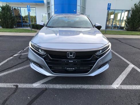 Used 2020 Honda Accord Sport image 2