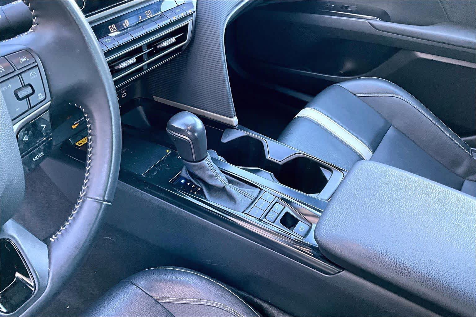 Used 2025 Toyota Camry SE FWD image 17
