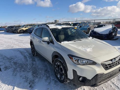 Used 2023 Subaru Crosstrek 2.0i Premium image 4