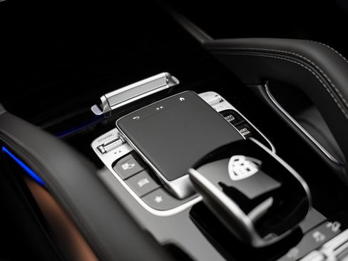 Used 2024 Mercedes-Benz Maybach GLS 600 Maybach GLS 600 image 57