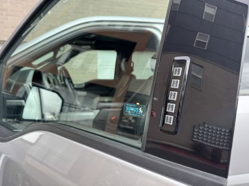 Used 2017 Ford F150 Lariat w/ Equipment Group 502A Luxury image 13