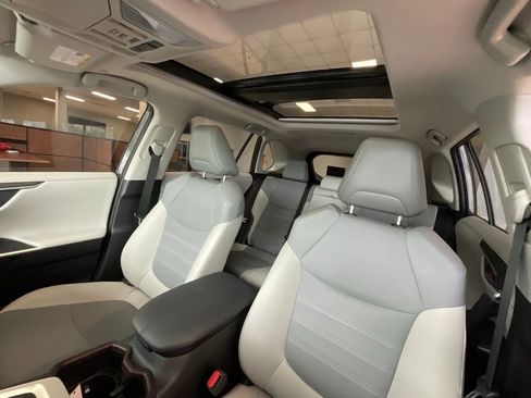 Used 2025 Toyota RAV4 Limited AWD/4WD image 11