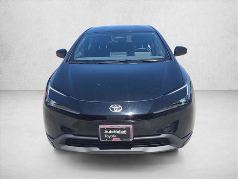 Used 2025 Toyota Prius LE FWD image 2