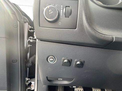 Used 2013 Dodge Challenger R/T RWD image 18