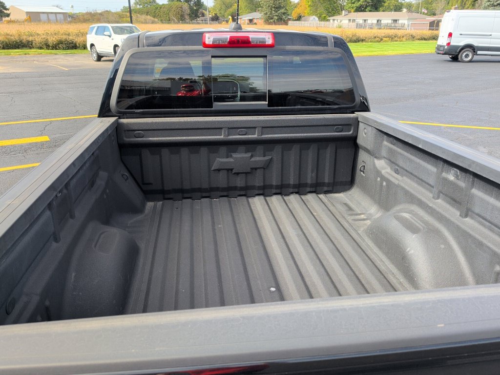 Used 2021 Chevrolet Colorado LT w/ Redline Special Edition AWD/4WD image 9