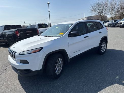 Used 2017 Jeep Cherokee Sport image 19