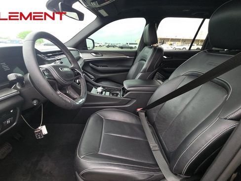 Used 2023 Jeep Grand Cherokee Overland image 8