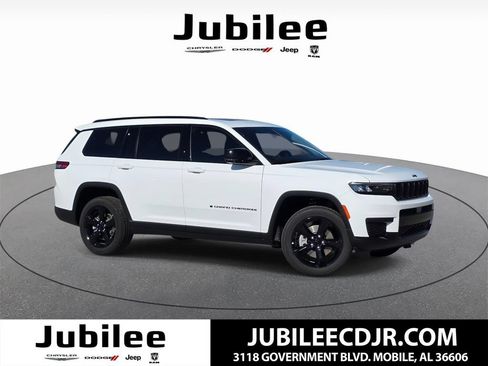 New 2025 Jeep Grand Cherokee L Altitude AWD/4WD image 1