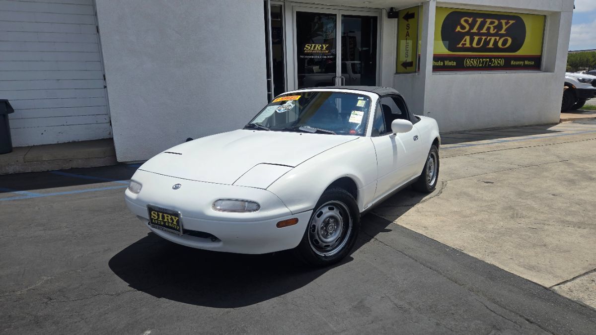 Used 1993 MAZDA MX-5 Miata RWD image 2