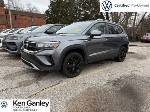 Used 2023 Volkswagen Taos SE w/ Panoramic Sunroof Package image 1