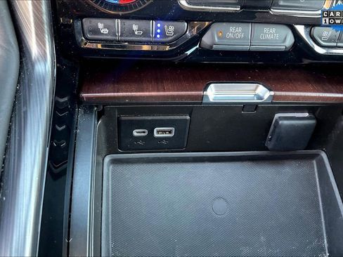 Used 2023 GMC Yukon Denali Ultimate image 35