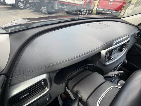 Used 2019 Kia Sorento S image 10