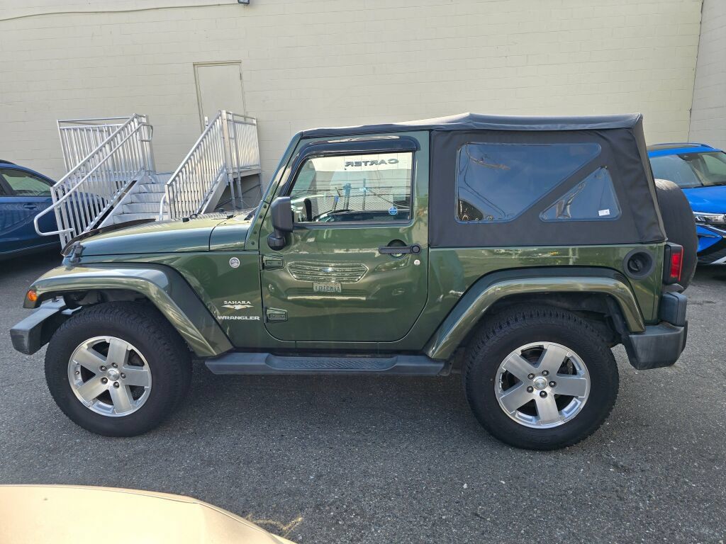 Used 2008 Jeep Wrangler Sahara AWD/4WD image 4