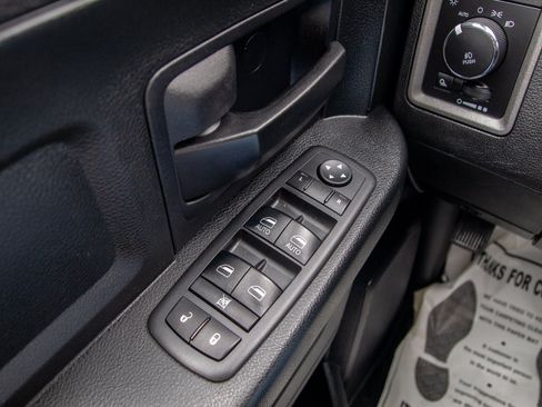 Used 2018 RAM 1500 Express AWD/4WD image 12