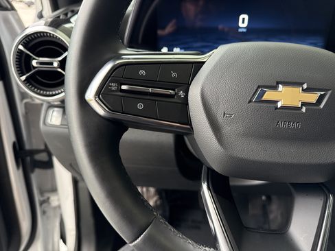 Used 2026 Chevrolet Equinox LT FWD image 18