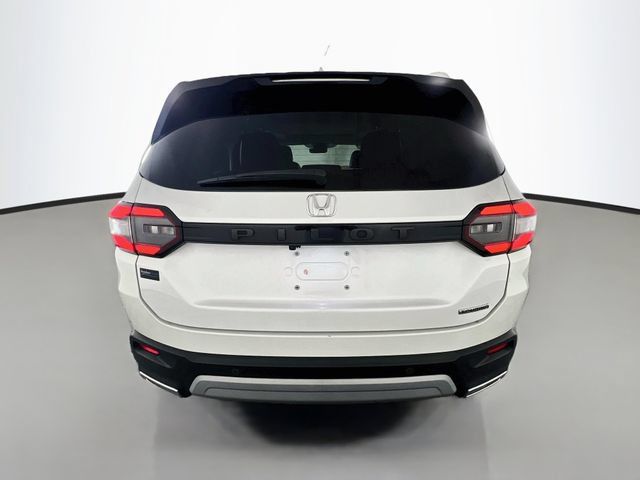 Used 2023 Honda Pilot Touring image 7