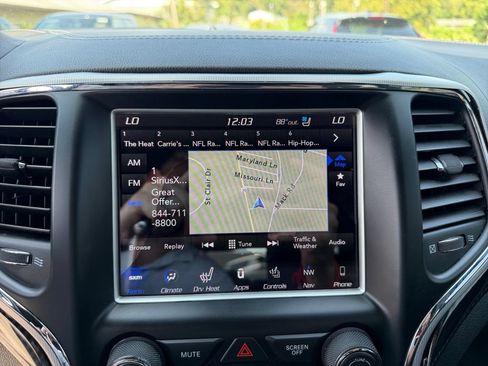 Used 2018 Jeep Grand Cherokee SRT AWD/4WD image 17