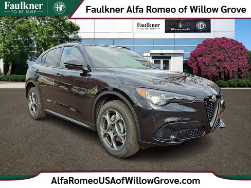 New 2025 Alfa Romeo Stelvio Sprint w/ Convenience Package image 1