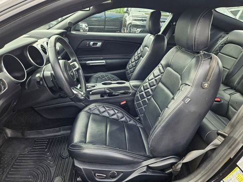 Used 2018 Ford Mustang GT RWD image 12
