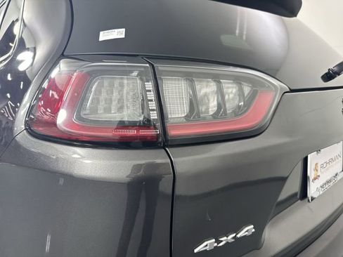 Used 2021 Jeep Cherokee Latitude Plus image 27