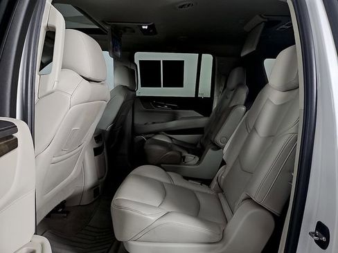 Used 2018 Cadillac Escalade ESV Premium Luxury AWD/4WD image 12