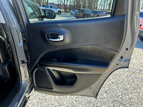 Used 2019 Jeep Compass Limited image 14