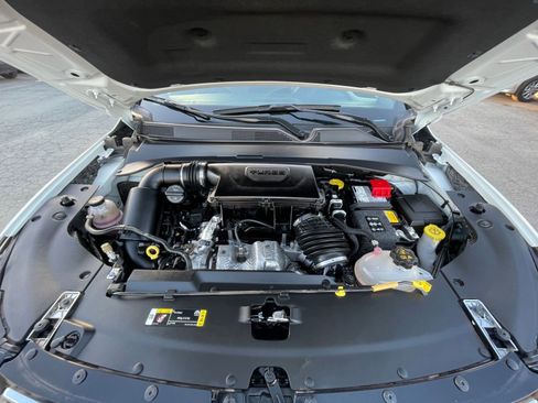 Used 2025 Jeep Compass Limited image 32