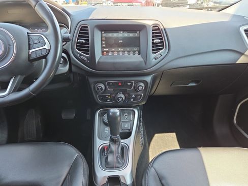 Used 2019 Jeep Compass Latitude w/ Cold Weather Group AWD/4WD image 22