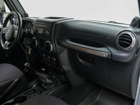Used 2013 Jeep Wrangler Sport image 12
