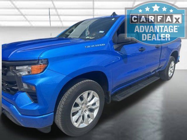 Used 2026 Chevrolet Silverado 1500 Custom RWD image 2