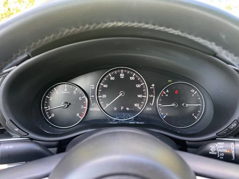 Used 2022 MAZDA MAZDA3 s image 22