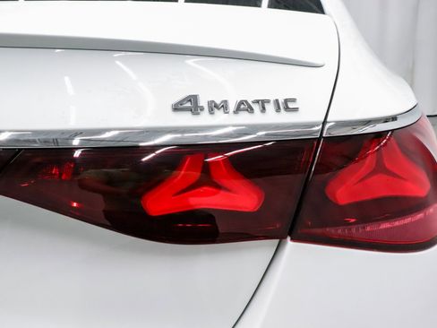 Used 2025 Mercedes-Benz E 350 4MATIC Sedan image 38