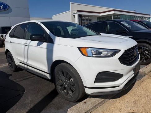 Used 2022 Ford Edge SE w/ Black Appearance Package image 1