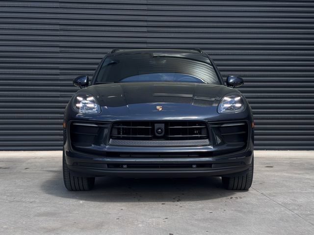 Certified 2026 Porsche Macan AWD/4WD image 10