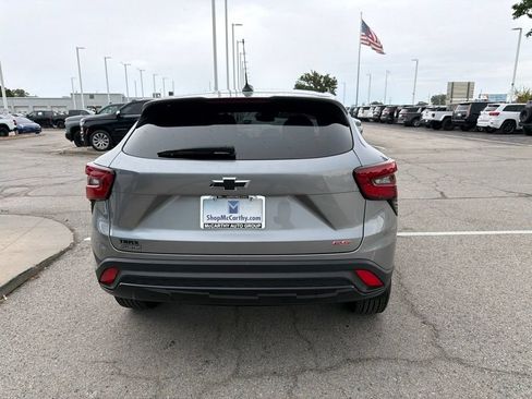 Used 2025 Chevrolet Trax RS FWD image 4