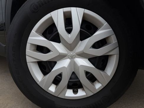 Used 2024 Toyota Corolla Cross L FWD image 9