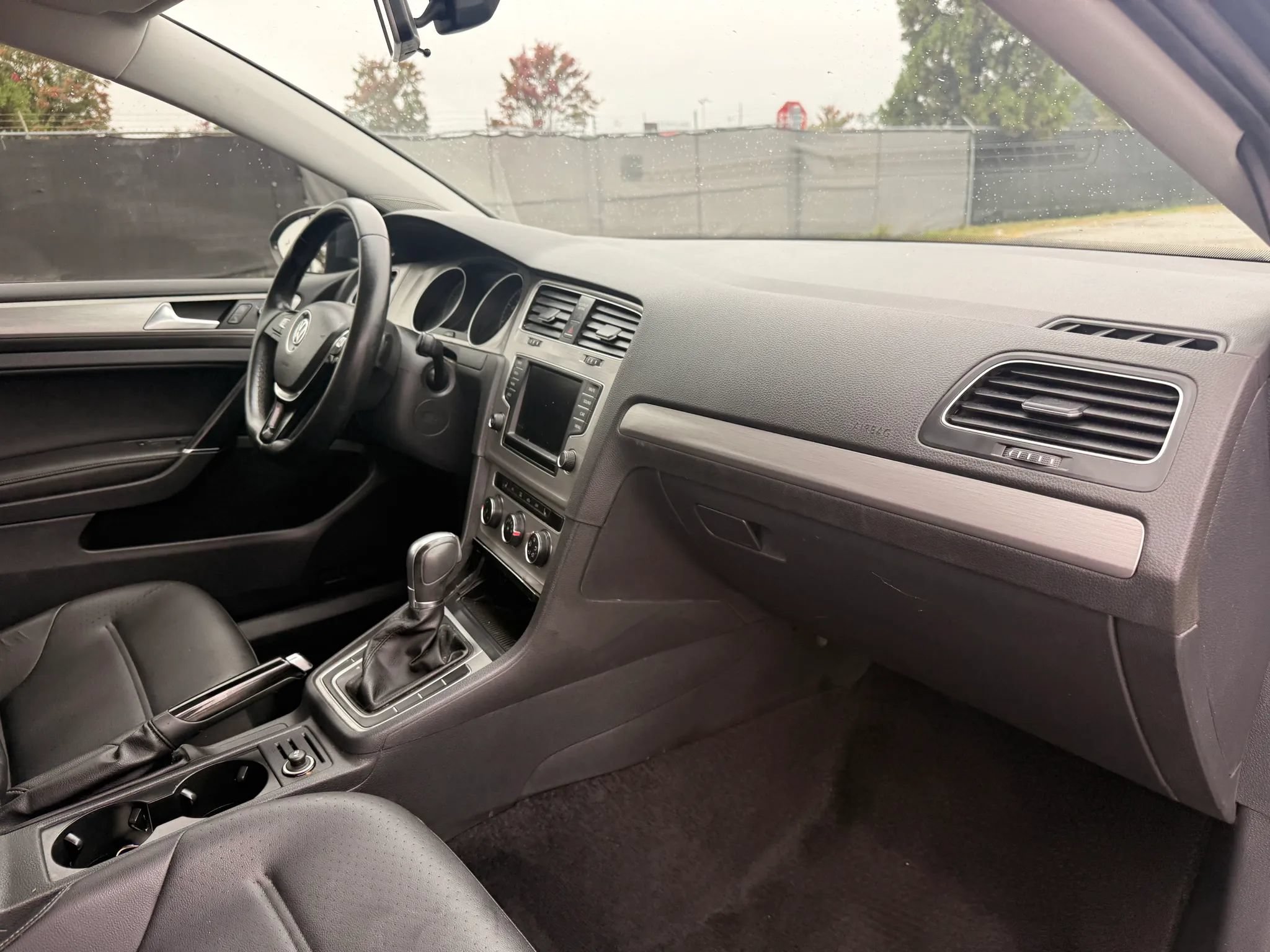 Used 2017 Volkswagen Golf Wolfsburg Edition FWD image 19