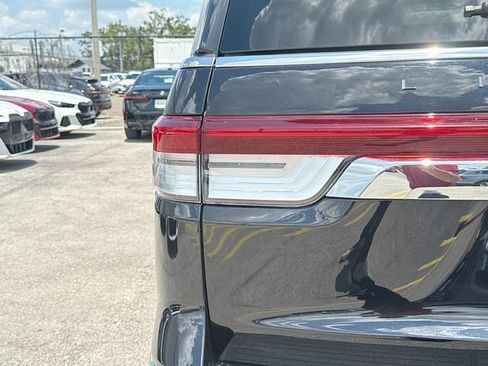 Used 2023 Lincoln Navigator L Reserve AWD/4WD image 10