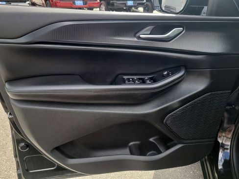 Used 2023 Jeep Grand Cherokee Altitude image 14