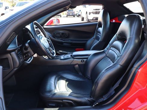 Used 2000 Chevrolet Corvette Convertible image 12