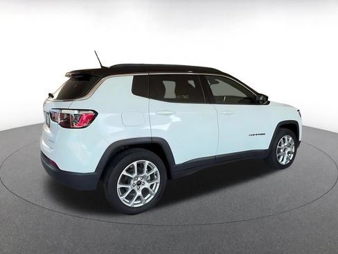 Used 2025 Jeep Compass Limited AWD/4WD image 14