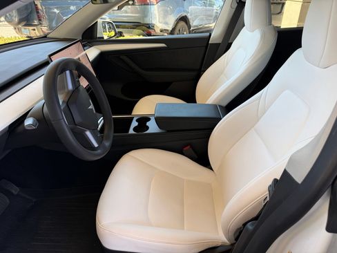 Used 2023 Tesla Model Y Long Range AWD/4WD image 9