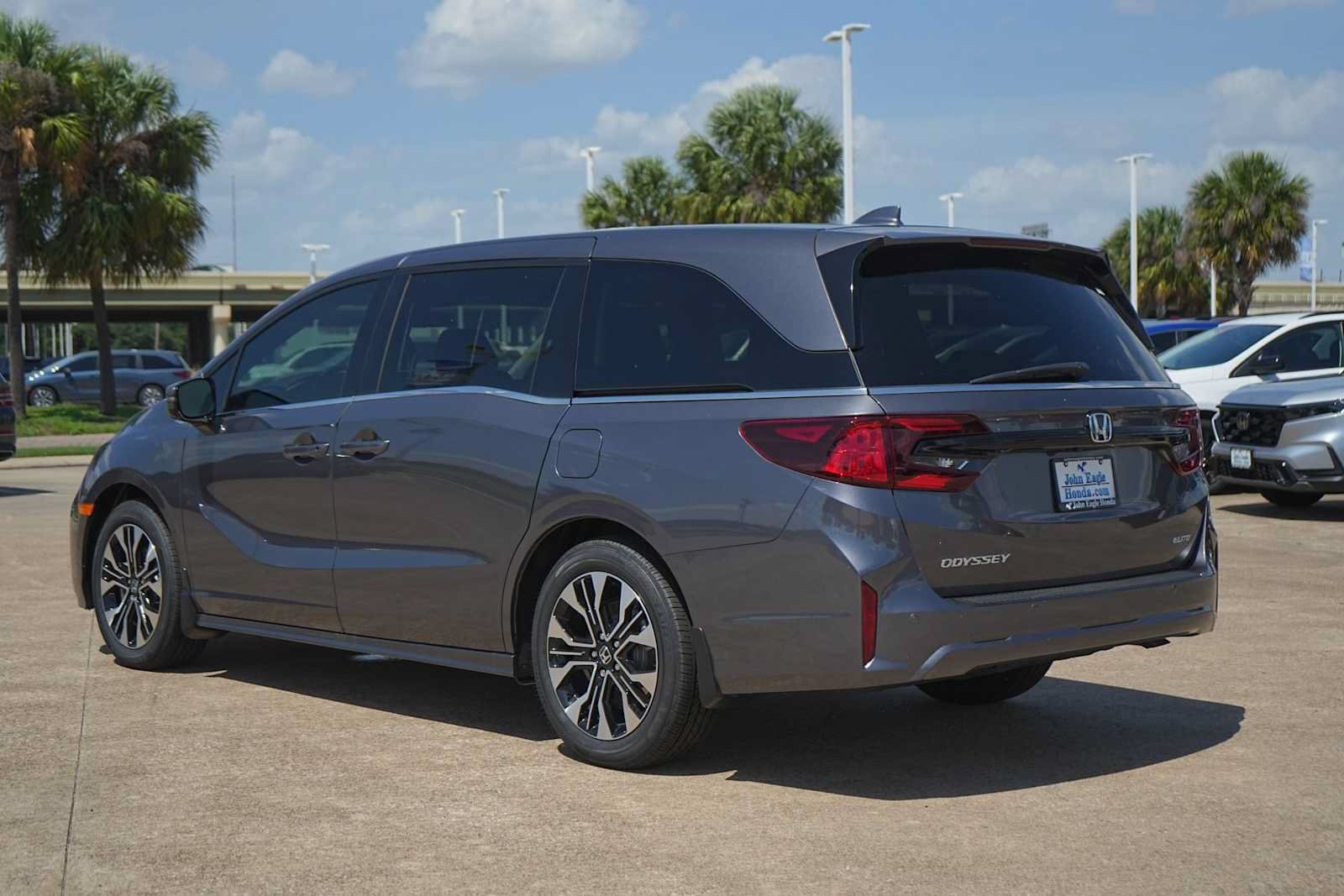 New 2027 Honda Odyssey Elite image 4