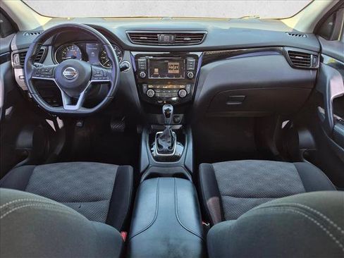 Used 2021 Nissan Rogue Sport SV FWD image 17